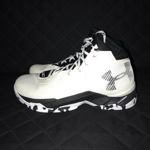 ❗️Under Amour Curry 2.5 “Black & White”❗️